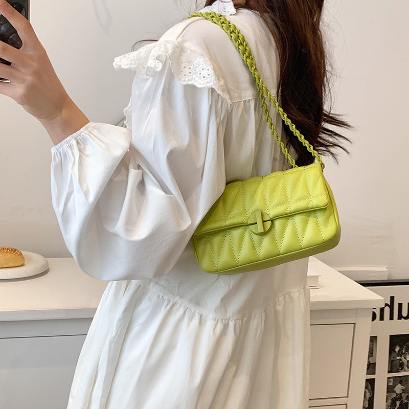 MOODS Embroidery Thread Chain  - đánh giá và giá Women Bags Trend 2025