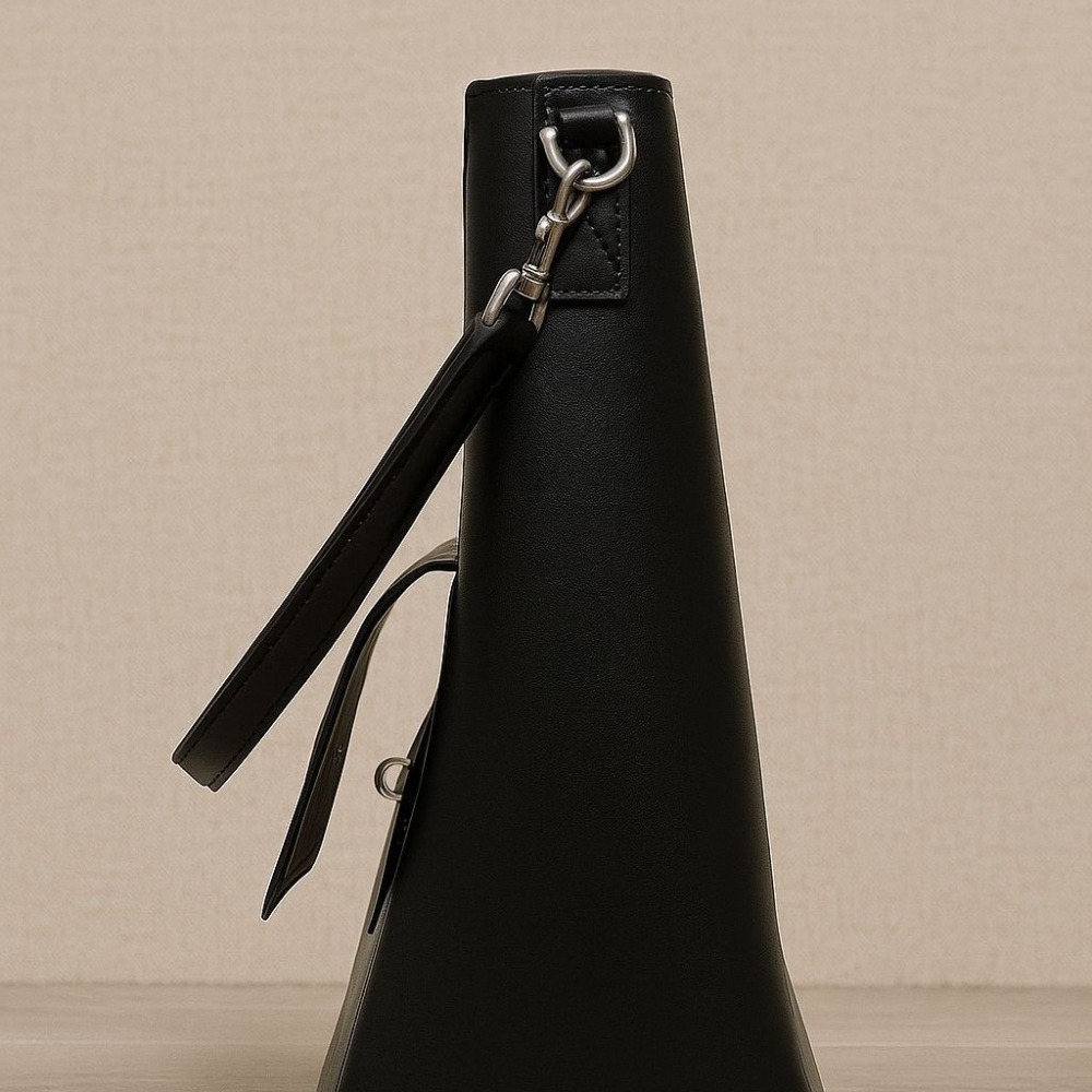 High-quality Locomotive Wind T - đánh giá và giá Women Bags Trend 2025