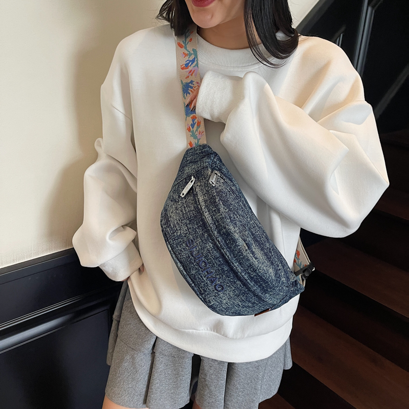 Denim Blue Chest Bags For Wome - đánh giá và giá Women Bags Trend 2025